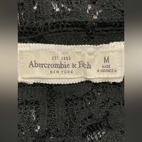 Abercrombie & Fitch A&F ANGELA LACE TEE - Picture 6 of 9